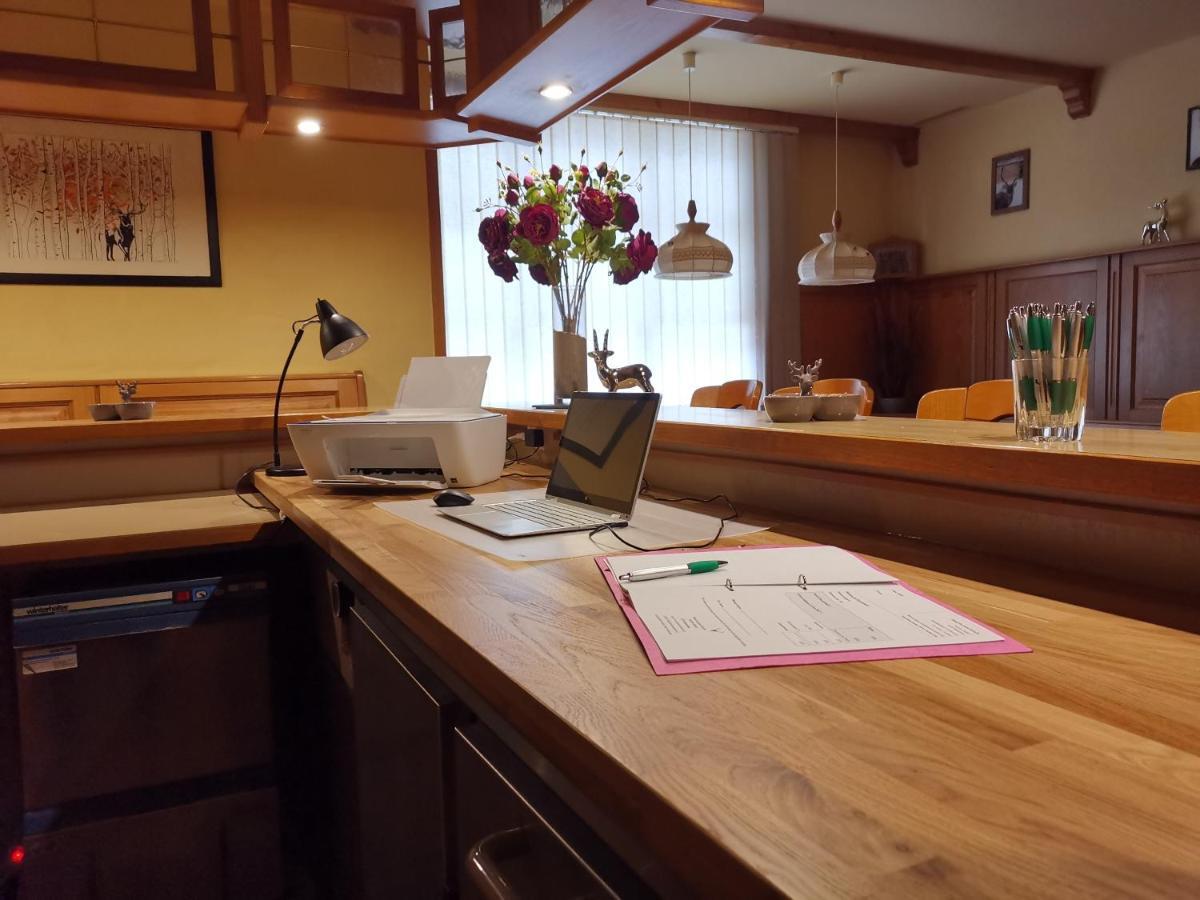 Hotel-Pension Zum Hirsch Hattersheim am Main ภายนอก รูปภาพ