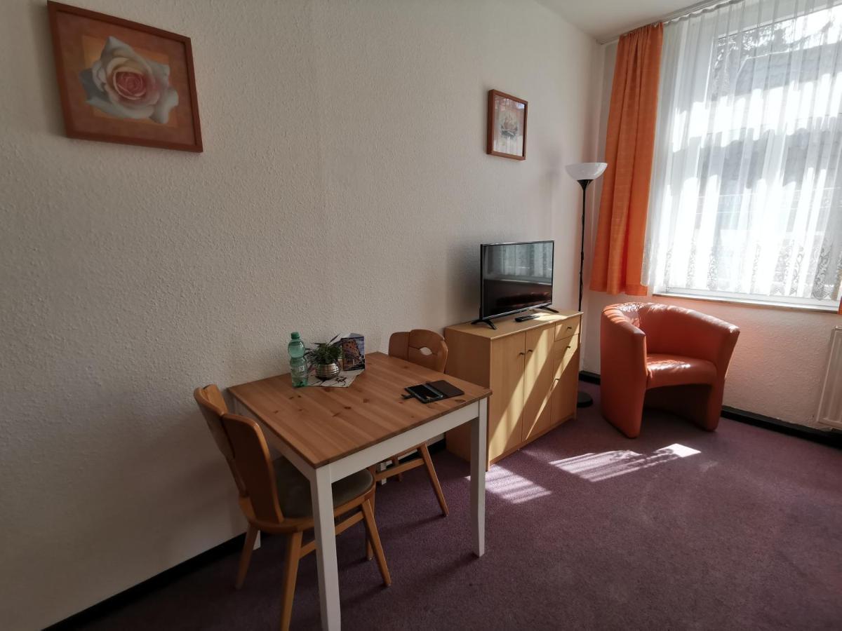 Hotel-Pension Zum Hirsch Hattersheim am Main ภายนอก รูปภาพ