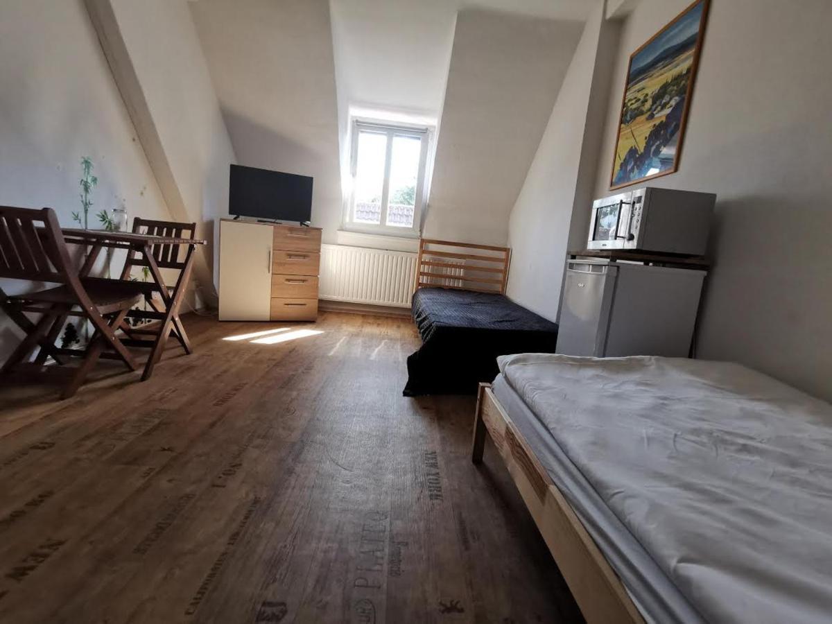 Hotel-Pension Zum Hirsch Hattersheim am Main ภายนอก รูปภาพ