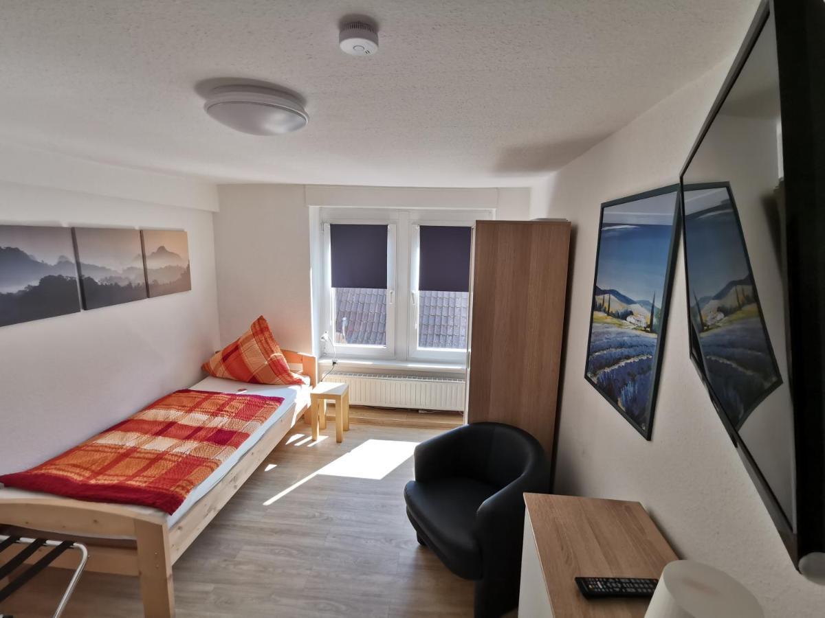 Hotel-Pension Zum Hirsch Hattersheim am Main ภายนอก รูปภาพ