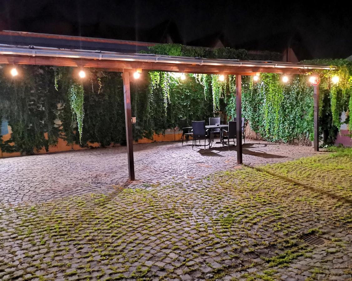 Hotel-Pension Zum Hirsch Hattersheim am Main ภายนอก รูปภาพ